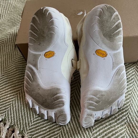 Vibram - Picture 3 of 3
